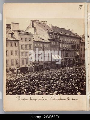 Varsovie. 'Processus pour la CIA, sur la Cracovie,' (vue depuis la terrasse de la Resursa civique sur les participants de la procession rassemblés devant le 'Tarz) ; Beyer, Karol (1818-1877) ; 4.06.1863 (1859-00-00-1863-00-00) ; Corpus Christi, Krakowskie Przedmieście (Varsovie - rue), Méyet, Léopold (1850-1912) - collection, cadeau (provenance), autels, processions Banque D'Images