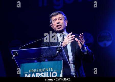 Pescara, Italie. 05 mars 2024. Maurizio Lupi prend la parole lors d'un rassemblement électoral pour les élections régionales des Abruzzes à Pescara en soutien à Marco Marsilio. Crédit : SOPA images Limited/Alamy Live News Banque D'Images