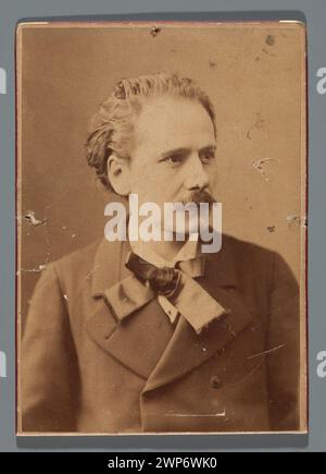 Portrait de Jules Emile Frédéric Massenet (1842-1912), compositeur français (buste) ; vers 1885 (1880-00-00-1890-00-00);Massenet, Jules Emile Frédéric (1842-1912), Massenet, Jules Emile Frédéric (1842-1912)-iconographie, Rajchman, Aleksander (1855-1915)-collection, compositeurs, portraits, portraits masculins, message (provenance) Banque D'Images