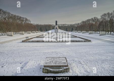 Sowjetisches Ehrenmal, hiver, Treptower Park, Treptow, Treptow-Köpenick, Berlin, Deutschland Banque D'Images