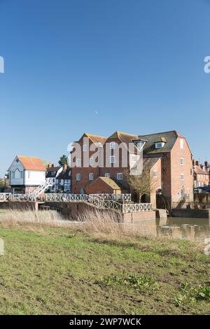 UK, Tewkesbury, Weir et Abbey Mill. Banque D'Images