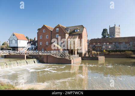 UK, Tewkesbury, Weir et Abbey Mill. Banque D'Images