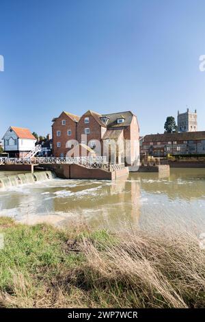 UK, Tewkesbury, Weir et Abbey Mill. Banque D'Images