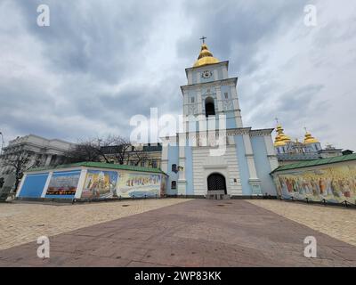 Le monastère emblématique de Saint Michel au dôme d'or en Ukraine Banque D'Images