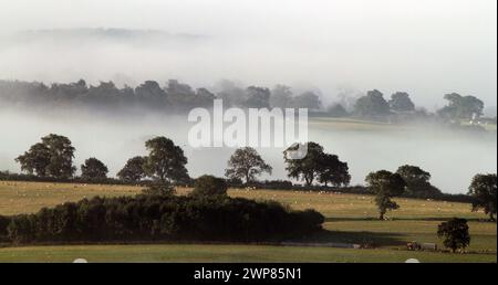 08/09/12 la vue depuis les Weaver Hills, près d'Ellastone, dit être le point le plus au sud des Pennines, regardant vers le sud au-dessus du Staffordshire comme th Banque D'Images