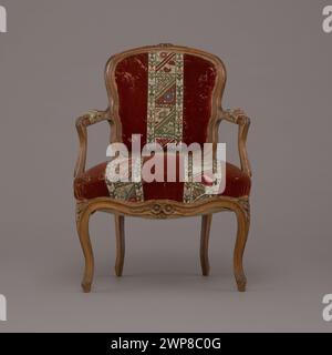 Un fauteuil datant des environs de 1760 avec un cadre en bois avec assise et dossier rembourrés, représentatif de la conception du mobilier européen du milieu du XVIIIe siècle. Banque D'Images