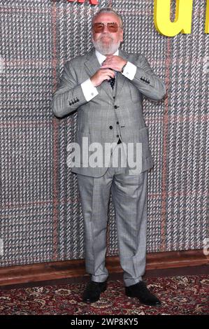 Ray Winstone BEI der Premiere der Netflix-Serie The Gentlemen im Theatre Royal Drury Lane. Londres, 05.03.2024 *** Ray Winstone à la première de la série Netflix The Gentlemen au Theatre Royal Drury Lane Londres, 05 03 2024 Foto:xS.xVasx/xFuturexImagex Gentlemen 4437 Banque D'Images