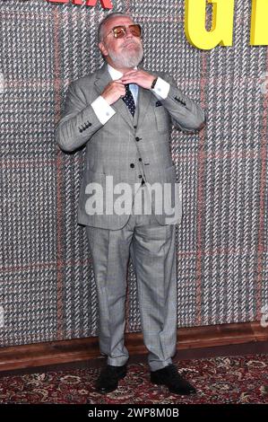 Ray Winstone BEI der Premiere der Netflix-Serie The Gentlemen im Theatre Royal Drury Lane. Londres, 05.03.2024 *** Ray Winstone à la première de la série Netflix The Gentlemen au Theatre Royal Drury Lane Londres, 05 03 2024 Foto:xS.xVasx/xFuturexImagex Gentlemen 4436 Banque D'Images