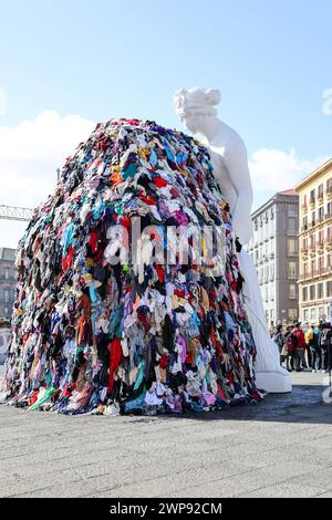 NOUVELLE VERSION DE LA VÉNUS DES CHIFFONS SITUÉS SUR LA PIAZZA MUNICIPIO INAUGURÉ. 03/06/2024 NAPLES, LE MAESTRO PISTOLETTO DANS LA SALLE GIUNTA AU PALAZZO SAN GIACOMO LORS DE LA PRÉSENTATION DE LA NOUVELLE VERSION DE LA VÉNUS DES CHIFFONS PLACÉS SUR LA PIAZZA MUNICIPIO. La Vénus, a-t-on dit, a été donnée à la ville de Naples. NAPOLI palazzo san giacomo CAMPANIA piazza Municipio Copyright : xFABIOxSASSOxFabioxSassox IMG 4062 Banque D'Images