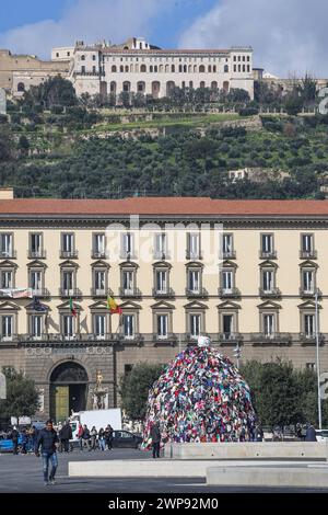 NOUVELLE VERSION DE LA VÉNUS DES CHIFFONS SITUÉS SUR LA PIAZZA MUNICIPIO INAUGURÉ. 03/06/2024 NAPLES, LE MAESTRO PISTOLETTO DANS LA SALLE GIUNTA AU PALAZZO SAN GIACOMO LORS DE LA PRÉSENTATION DE LA NOUVELLE VERSION DE LA VÉNUS DES CHIFFONS PLACÉS SUR LA PIAZZA MUNICIPIO. La Vénus, a-t-on dit, a été donnée à la ville de Naples. NAPOLI palazzo san giacomo CAMPANIA piazza Municipio Copyright : xFABIOxSASSOxFabioxSassox IMG 4096 Banque D'Images