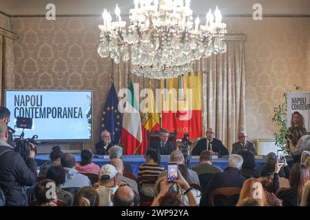 6 mars 2024, Napoli, Campanie, piazza Municipio : 03/06/2024 NAPLES, LE MAESTRO PISTOLETTO DANS LA SALLE GIUNTA AU PALAZZO SAN GIACOMO LORS DE LA PRÉSENTATION DE LA NOUVELLE VERSION DE LA ''VÉNUS DES CHIFFONS'' PLACÉE SUR LA PIAZZA MUNICIPIO.la Vénus, a-t-on dit, a été donnée à la ville de Naples. (Crédit image : © Fabio Sasso/ZUMA Press Wire) USAGE ÉDITORIAL SEULEMENT! Non destiné à UN USAGE commercial ! Banque D'Images