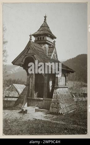 Enterré. Puits en bois dans le style de Zakopia, selon le projet de Stanis Aawa Witkiewicz ; Jaworski, Józef Ko Ciecza- (FL. CA 1911-CA 1929) ; 1916 (1916-00-00-1916-00-00);Jaworski, Józef - collection, puits, Witkiewicz, Stanisław (1851-1915) - iconographie, Zakopane (petite-Pologne Voïvodie), architecture, architecture polonaise, Dar (provenance), style Zakopane Banque D'Images