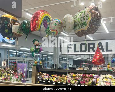 Baltimore, États-Unis. 28 février 2024. Baltimore, Maryland, États-Unis, le 28 février 2024. Giant Food Grocery Store est rempli d'articles pour les préparées Fête de Patrick. (Photo de Robyn Stevens Brody/Sipa USA) crédit : Sipa USA/Alamy Live News Banque D'Images