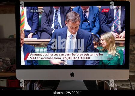 Jeremy Hunt conservateur Chancelier de l'Échiquier présente le budget de printemps 2024 le 6 mars à la Chambre des communes Londres Angleterre Royaume-Uni Banque D'Images
