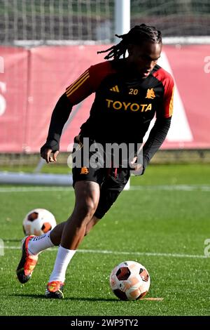 Rome, Italie. 06 mars 2024. Renato Sanches de L'AS Roma lors de l'entraînement de l'équipe la veille du match de football de l'Europa League entre L'AS Roma et le Brighton & Hove Albion FC au centre sportif Fulvio Bernardini à Rome (Italie), le 6 mars 2024. Crédit : Insidefoto di andrea staccioli/Alamy Live News Banque D'Images
