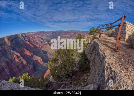 Sous la rampe de sécurité du Great Mohave Wall Overlook au Grand Canyon Arizona. Banque D'Images