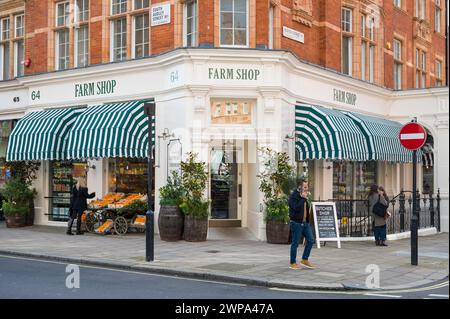 Extérieur de Farm Shop Mayfair une épicerie et un magasin d'alimentation vendant une gamme de produits frais et saisonniers. South Audley Street Mayfair Londres Angleterre Banque D'Images