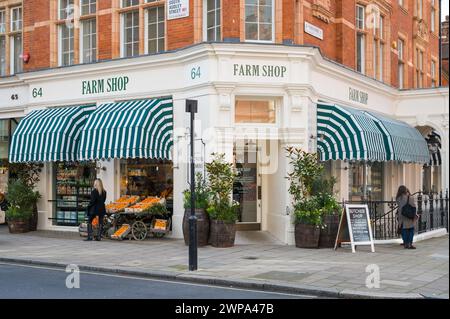 Extérieur de Farm Shop Mayfair une épicerie et un magasin d'alimentation vendant une gamme de produits frais et saisonniers. South Audley Street Mayfair Londres Angleterre Banque D'Images