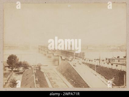 Varsovie. Vue sur le pont Kierbezia et un nouveau congrès depuis la terrasse du château royal ; Brandel, Konrad (1838-1920) ; 1873 (1873-00-00-1873-00-00) ; Méyet, Léopold (1850-1912) - collection, nouveau congrès (Varsovie - rue), Varsovie (Voïvodie masovienne), Wisła (rivière), Mosty, River Banque D'Images