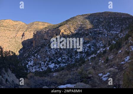 Les falaises de Waldron Canyon à Grand Canyon Arizona, au sud-ouest de Hermit Canyon en hiver. Banque D'Images