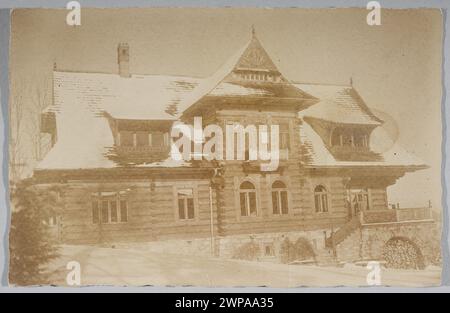 Enterré. Willa près de Jately, construit en 1897 pour Jan Gwalbert Pawlikowski selon le projet de Stanis Aawa Witkiewicz [vue d'hiver] ; vers 1920 (1915-00-00-1925-00-00) ; Willa Pod Jdly (Zakopane), Witkiewicz, Stanisław (1851-1915), Zakopane (Voïvodie de la petite Pologne), architecture, architecture en bois, architecture polonaise, Pologne (culture), Wille, Zakopane (style) Banque D'Images