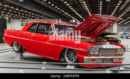 DETROIT, mi/États-Unis - 1er mars 2024 : interprétation d'une voiture Malibu 1964 de Chevrolet, à l'AutoRama de Detroit. Banque D'Images