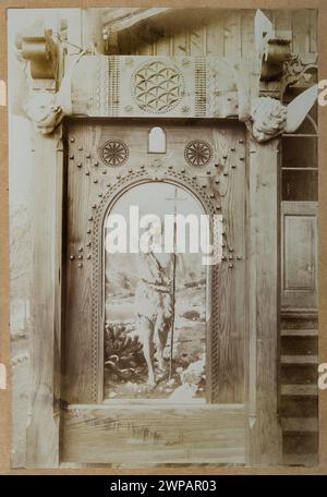 Tarz en bois à la chapelle Jean Baptiste dans l'église de la famille la plus fréquente à Zakopane - un cadre d'une bande avec une image représentant. Jean-Baptiste sur le fond de l'étang noir de Stanis 'Witkiewicz ; vers 1895-1896 (1895-00-00-1896-00-00);Bisk, Ryszard (1895-1938) - collection, Witkiewicz, Stanisław (1851-1915) - reproduction, Zakopane (petite Voïvodie de Pologne), peinture, peinture polonaise, autels, style Zakopane, achat (provenance), Saint. Jean-Baptiste Banque D'Images