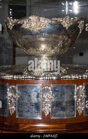 Turin, Italie. 6 mars 2024. Le Trophée de Coupe Davis est exposé à Turin (Italie) après que l'Italie l'ait remporté en édition 2023 Banque D'Images