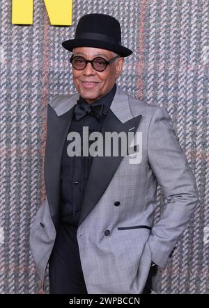 Londres, Royaume-Uni. 5 mars 2024. Giancarlo Esposito assiste AUX GENTLEMEN UK Series Global Premiere Arrivals au Theatre Royal, Drury Lane, le 5 mars 2024 à Londres, au Royaume-Uni. Crédit : S.A. / Alamy Live News Banque D'Images