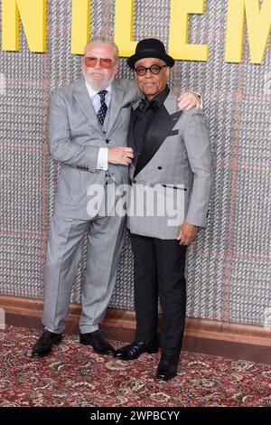 Londres, Royaume-Uni. 5 mars 2024. Ray Winstone et Giancarlo Esposito assistent À LA première mondiale des GENTLEMEN UK Series au Theatre Royal, Drury Lane, le 5 mars 2024 à Londres, au Royaume-Uni. Crédit : S.A. / Alamy Live News Banque D'Images
