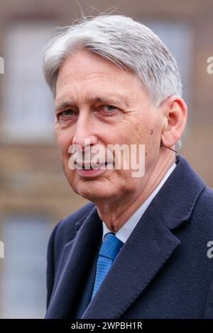 College Green, Londres, Royaume-Uni. 6 mars 2024. L'ancien chancelier de l'Échiquier, Philip Hammond, parle à la presse de College Green à la suite du budget de printemps de l'actuel chancelier Jeremy Hunt. Photo par Amanda Rose/Alamy Live News Banque D'Images