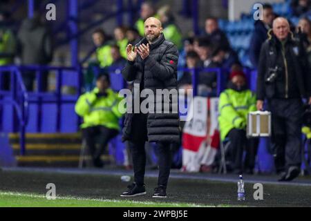 Sheffield, Royaume-Uni. 05 mars 2024. Ian Foster Gestures, manager de Plymouth Argyle, lors du Sheffield Wednesday FC contre Plymouth Argyle FC au stade de Hillsborough, Sheffield, Angleterre, Royaume-Uni le 5 mars 2024 Credit : Every second Media/Alamy Live News Banque D'Images