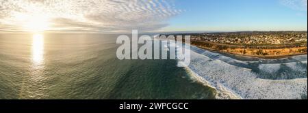 Coucher de soleil à Encinitas Californie par Drone Banque D'Images