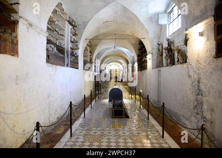 Cadavres momifiés dans les catacombes capucines de Palerme, Italie. Banque D'Images