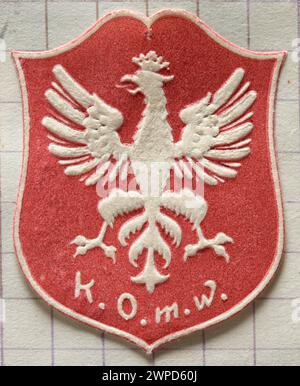 Un timbre de question représentant l'emblème polonais avec l'inscription : K.O. M. W. ; citoyens de la ville de Varsovie ; 1916 (1916-00-00-1916-00-00); Banque D'Images