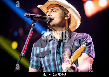 Oslo, Norvège. 06 mars 2024. Le chanteur country et compositeur américain Brad Paisley donne un concert à Oslo Spektrum à Oslo. (Crédit photo : Gonzales photo/Alamy Live News Banque D'Images