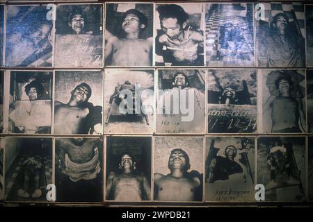 Photographies de victimes, prises en 1995, Musée du génocide de Toul Sleng, Phnom Penh, Cambodge Banque D'Images