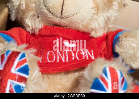 Royaume-Uni, Londres, suvenirs touristiques avec les détails du drapeau de l'union. Banque D'Images