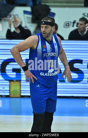 Porto, Portugal. 06 mars 2024. Porto, 03/06/2024 - le FC Porto a accueilli Bahçeşehir Koleji Spor Kulübü ce soir à la Pavilhão Dragão Arena, dans le match éliminatoire masculin de la FIBA Europe Cup 2023/24. Miguel Queiroz (FC Porto) (Pedro Granadeiro/Global Imagens) crédit : Atlantico Press/Alamy Live News Banque D'Images