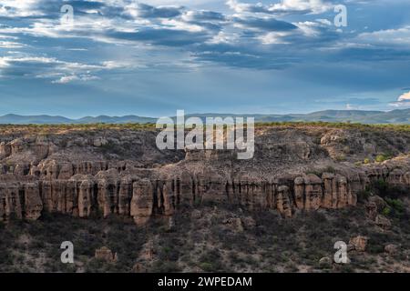 Vue sur la vallée et les terrasses d'Ugab, Damaraland, Namibie Banque D'Images