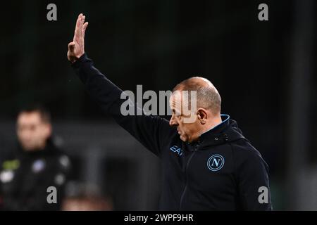 Francesco Calzona entraîneur-chef de la SSC Napoli gestes lors du match de Serie A TIM entre la SSC Napoli et la Juventus FC au Diego Armando Maradona Stadium Banque D'Images