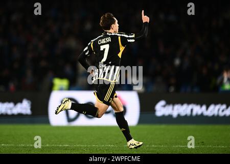 Federico Chiesa de Juventus FC célèbre après avoir marqué un but lors du match de Serie A TIM entre la SSC Napoli et la Juventus FC à Diego Armando Marado Banque D'Images
