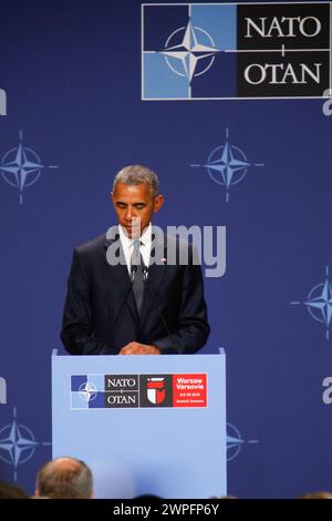 Déclarations conjointes du président du pays hôte Andrzej Duda et du président américain Barack Obama au stade national polonais de Varsovie lors du sommet OTAN/OTAN en Pologne. Le président Barack Obama a exprimé ses préoccupations au sujet de l'État de droit et des institutions démocratiques en Pologne. Banque D'Images