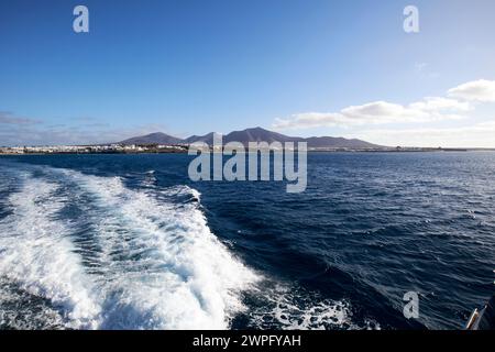 Départ de playa blanca sur le service de ferry rapide lineas romero vers corralejo fuerteventura au départ de Lanzarote, Îles Canaries, espagne Banque D'Images