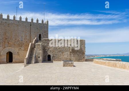 Cour du château historique de Peniscola, Espagne Banque D'Images