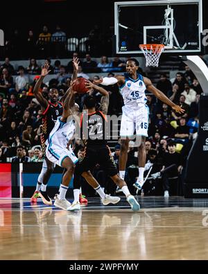 Les Lions de Londres battent Turk Telecom Ankara 100-77 pour se qualifier pour les quarts de finale de l'Eurocup BKT. 6 mars 2024 à Copperbox Arena, Londres, Royaume-Uni. Copyright caroljmoir/Alamy Banque D'Images