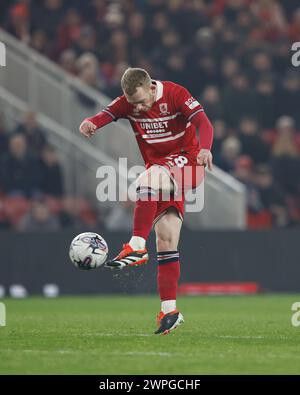 Lewis O'Brien de Middlesbrough tire au but lors du Sky Bet Championship match entre Middlesbrough et Norwich City au Riverside Stadium, Middlesbrough le mercredi 6 mars 2024. (Photo : Mark Fletcher | mi News) crédit : MI News & Sport /Alamy Live News Banque D'Images