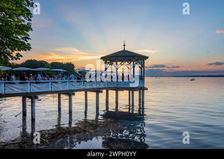 lac Bodensee Lac de Constance, pont Fischersteg avec bar, coucher de soleil Bregenz Bodensee Lac de Constance Vorarlberg Autriche Banque D'Images
