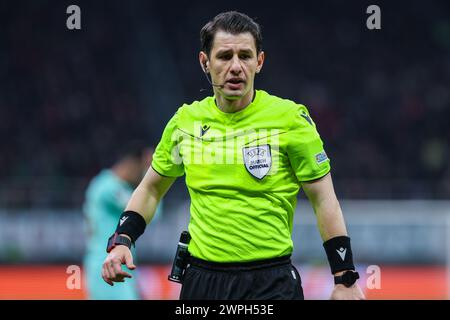 Milan, Italie. 07 mars 2024. L'arbitre Halil Umut Meler vu en action lors de la 16e manche de l'UEFA Europa League 2023/24 entre l'AC Milan et le SK Slavia Praha au stade San Siro, Milan, Italie, le 07 mars 2024 crédit : Agence photo indépendante/Alamy Live News Banque D'Images