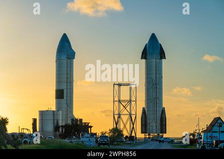 Coucher de soleil au Starbase Rocket Garden à Boca Chica Texas Banque D'Images